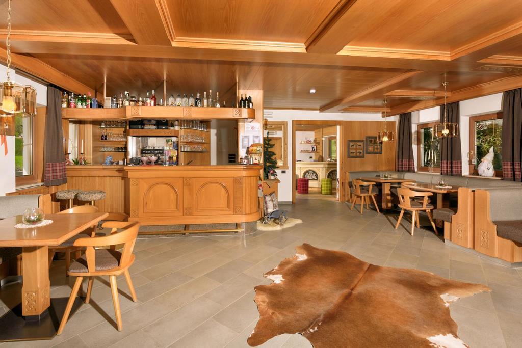 Hotel Garni Lastei Pozza di Fassa Exterior photo