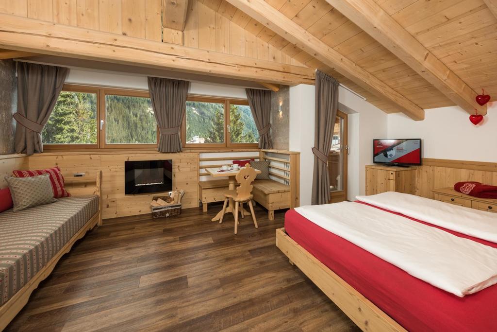 Hotel Garni Lastei Pozza di Fassa Exterior photo